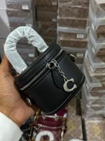 اسود ساده