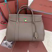 شنطة ماركة لورو بيانا تقليد عالي الجودة