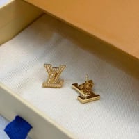 اكسسورات نسائية من لويس فيتون تقليد أعلى جودة