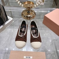 حذاء باليه من أحذية Miu Miu- تقليد أعلى جودة