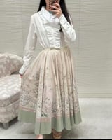 تنورة نسائية من ديور تقليد على جودة