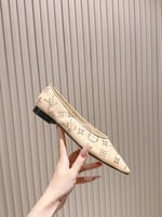 حذاء نسائي من لويس فيتون- تقليد أعلى جودة