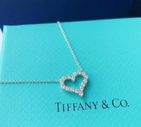 سلسال نسائي من تيفاني أعلى جودة