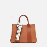 حقيبة يد ميلي مع البوك