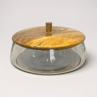 زبدية زجاج بغطاء خشب هندي بني فاتح