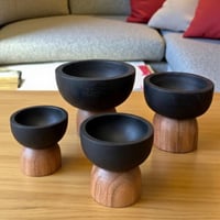 صحن رخام بقاعدة خشب