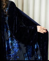 عبايه مخمل مكسر كحلي على شيفون بالجوانب_960