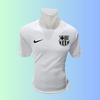 تيشرت برشلونة الابيض تمارين ولادي