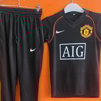 طقم مانشستر يونايتد ولادي 2008( كلاسيك )