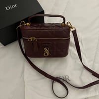 عنابي