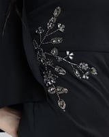 فستان ناتاشا كريب اكمام الملاك بتصميم مميز