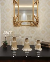 ستاند تقديم فاخر بخيوط هدب بيج