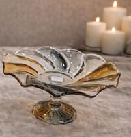 عاء تقديم زجاجي فاخر بتصميم مموج