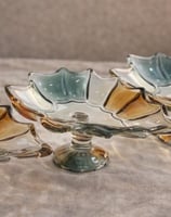 وعاء تقديم زجاجي فاخر بتصميم مموج