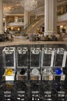 مباخر فاخرة بقاعدة أكريليك وكريستال ملون