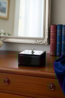 صندوق ديكور زجاجي فاخر بغطاء كريستالي