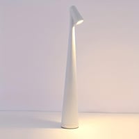 مصباح طاولة بتصميم عصري