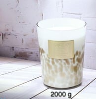 شموع معطرة ابيض مع ذهبي 2000 جرام