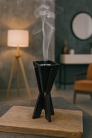 مبخرة خشبية فاخرة بتصميم هرمي