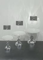 ستاند تقديم فاخر بقاعدة فضية