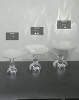 ستاند تقديم فاخر بقاعدة فضية