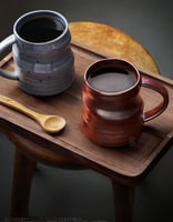 كوب فخاري يدوي vintage بشكل عصري