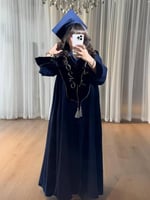 أفخم عباية تخرج كحلي مع وشاح تخرج أسود مخمل 2026