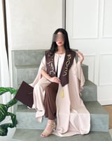 عباية تخرج موديل البشت تطريز الاسم والسنه حسب الطل...