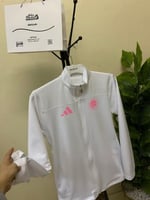 جاكيت النصر بالشعار الوردي