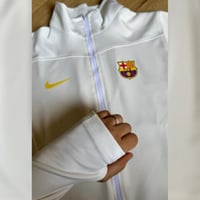 جاكيت شتوي فخم بشعار برشلونة