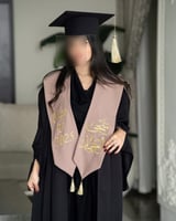 عبايات تخرج 2025 بتصميم فاخر وجودة عالية