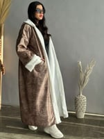 فروة نسائي جلد الغزال مع جيب واكمام فرو