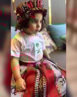 طقم بناتي ليوم التأسيس تنورة مع تيشيرت ابيض - متجر...