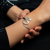 أساور نسائي حروف تصميم الحرف حسب الطلب - متجر درة...