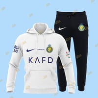 طقم بلوفر مع بنطلون بشعار النصر لون ابيض بلوفر الن...