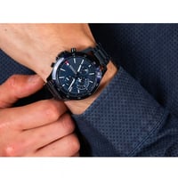 ساعة تومي هيليفيغر