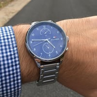 ساعة تومي هيلفيغر