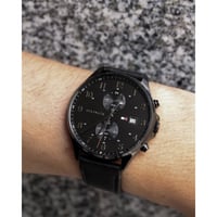 ساعة تومي هيلفيغر