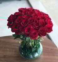 فازه دائريه مع ورد