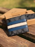 طقم كوتش محفظه مع ميداليه