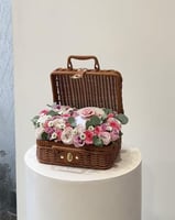 سلة الورد مع شوكلت بستاني