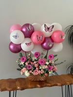 سله الورد و البالونات