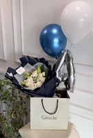 باقه ورد مع كيك و بالونات