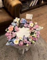 باقه ورد مع مرايا