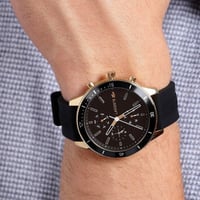 ساعة لاكوست