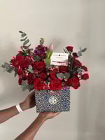 تنسيق هديه على كيس توري بورش