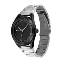 ساعة تومي هيلفيغر