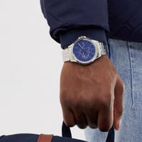 ساعة تومي هيلفيغر