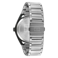 ساعة تومي هيلفيغر