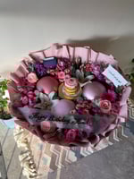 باقه ورد مع كيك